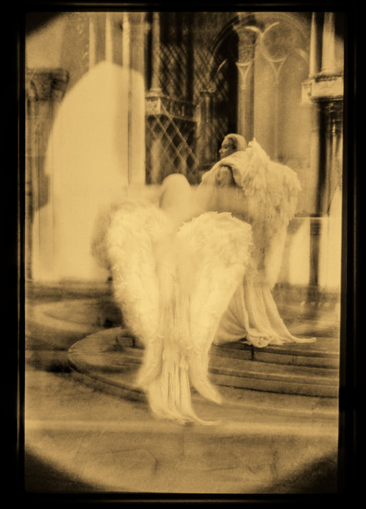 #1_GRAND ANGEL: Die Flügel, die dich fangen